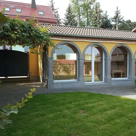 Haus Toskana, Kleines Ferienhaus im Toskanagarten-3