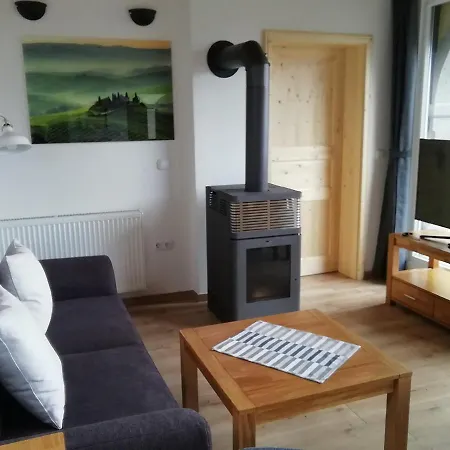 Haus Toskana, Kleines Ferienhaus im Toskanagarten-2