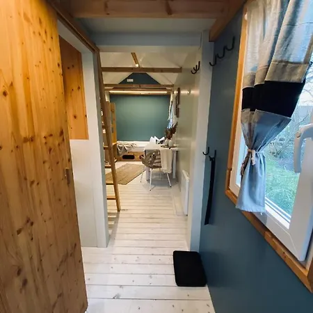 Tiny House Werse im PIER9 Tiny House Hotel-3
