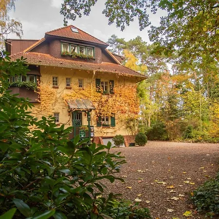 Strandvilla Hubertus Boltenhagen - H7 - Ferienwohnung Maisonette Apartment Kandinsky mit seitlichem Meerblick Parkplatz WLAN voll ausgestattete Küche Garten Grillplatz Waldbaden Familie Südlage-3