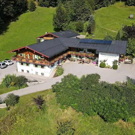 Alpenferienwohnungen Wiesenlehen-3