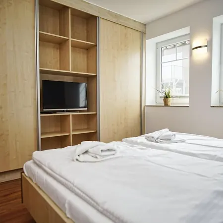 hafennahe Ferienwohnung mit Meerblick - Hafenresidenz Lauterbach FeWo 2-3-3