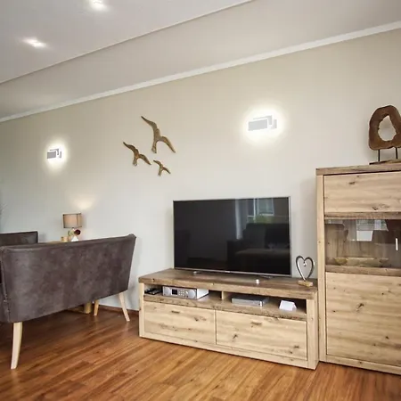 hafennahe Ferienwohnung mit Meerblick - Hafenresidenz Lauterbach FeWo 2-3-2