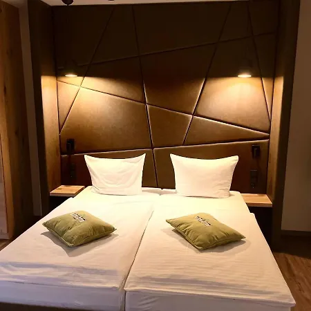 Hotel Gasthof Metzgerei Drei Linden-3