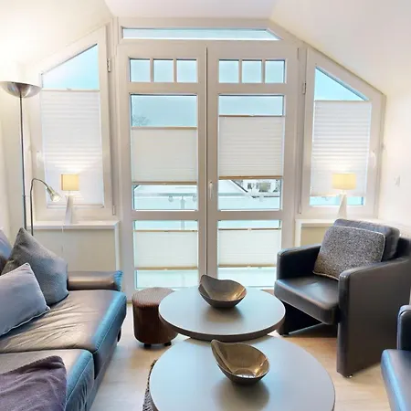 strandnahe FeWos mit Balkon, Villa Meernixe, Binz-2