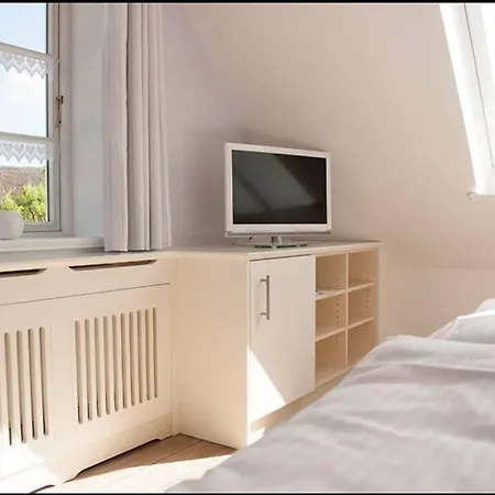 Ual Öömrang Wiartshüs-2
