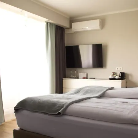 Hotel Senator-2