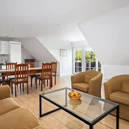 GUT KLETKAMP Altes Backhaus - Freistehendes Landhaus mit 7 Schlafzimmern I Kamin I Garten&Terrasse I 15 Min zur Ostsee I Parkplätze I Hundefreundlich I Bar I WLAN-3
