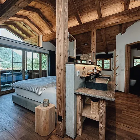 Chalet Alpin mit privatem Whirlpool und Sauna-2