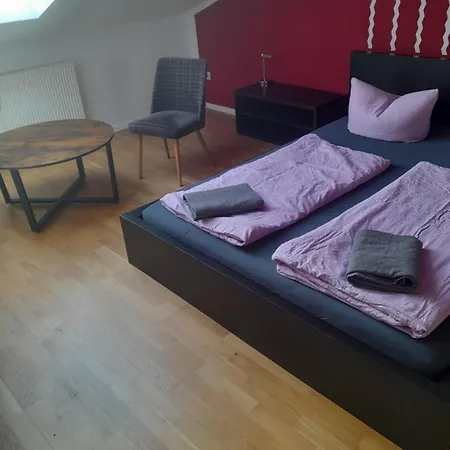 Gwuni B&B-3