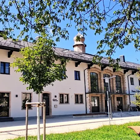 Hotel Am Gleis 1-2