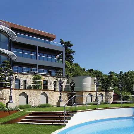 Villa via Lapis - Panoramablick über Dresden - Garten - Pool - Sauna - Luxus-2