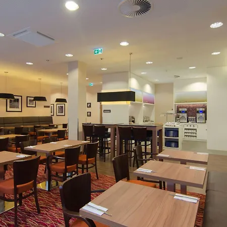 Hampton by Hilton Nürnberg City Center-2