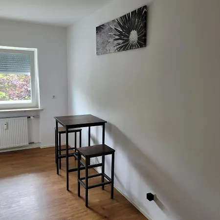 Schöne, gemütliche möblierte 2 Zi Wohnung in RGB-3