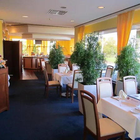 Leoso Hotel Ludwigshafen-3