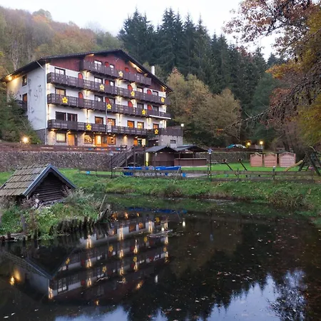 Wolffhotel-2