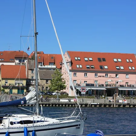 Hotel Am Yachthafen-2