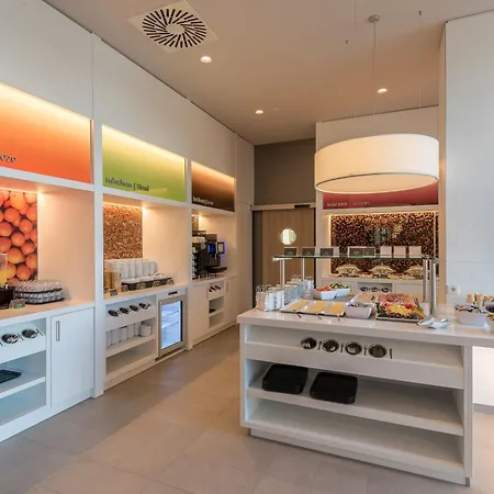 Hampton By Hilton Freiburg-3