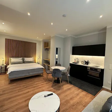 City-Studio im Innenhof mit Boxspring-Bett und Community-Raum-2