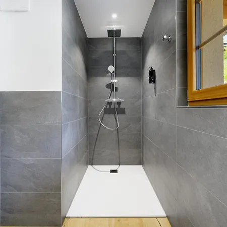 Schwarzenbach - Apartments & Rooftop Pool-2