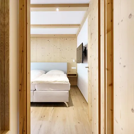 Schwarzenbach - Apartments & Rooftop Pool-3