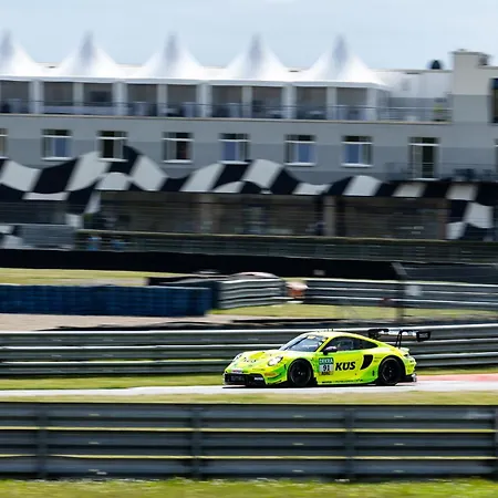 Hotel Motorsport Arena-3