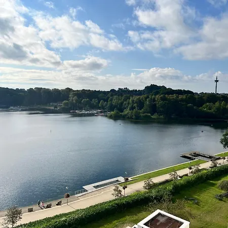 Panoramablick über den See-3