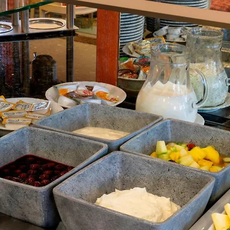 PLAZA Premium Parkhotel Norderstedt-3