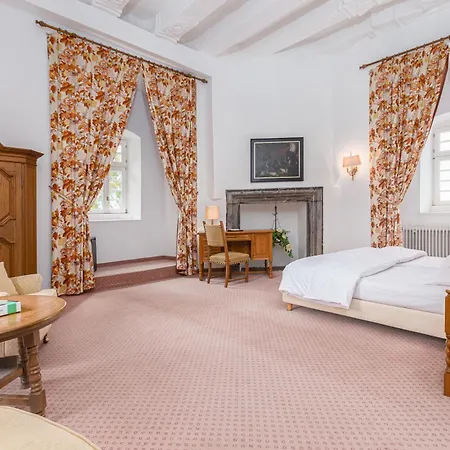 Hotel und Restaurant Burg Schnellenberg-3