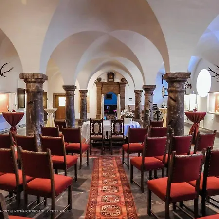 Hotel und Restaurant Burg Schnellenberg-2