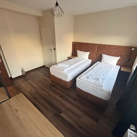 Hotel Capitol Zentrum - 24H --2