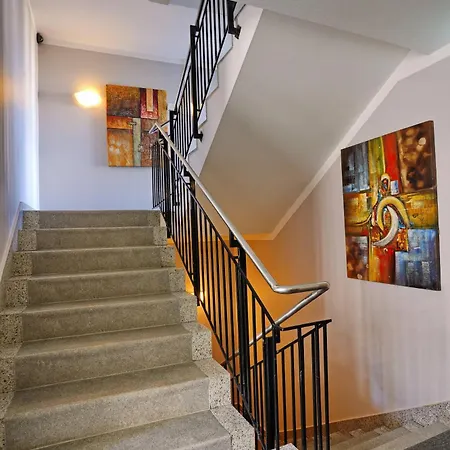 Hotel B99-2