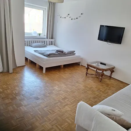 Studio Flat Medien Hafen 30minToFair-3