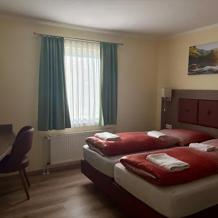 Ellen Hotel-2