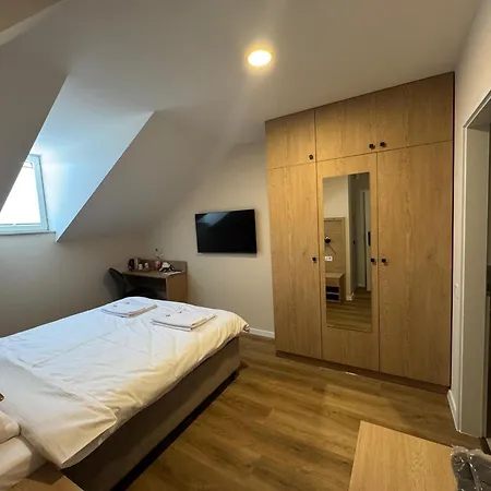 Promenaden Hotel-2