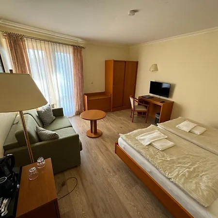 Hotel Garni Seeschlösschen-3