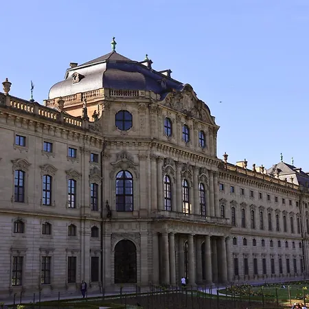 Wohnen im Herzen der Altstadt moderne Innenstadt Wohnung-3