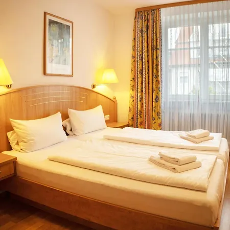Hotel Moeve Garni-2
