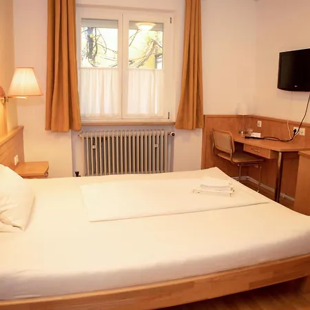 Hotel Moeve Garni-3