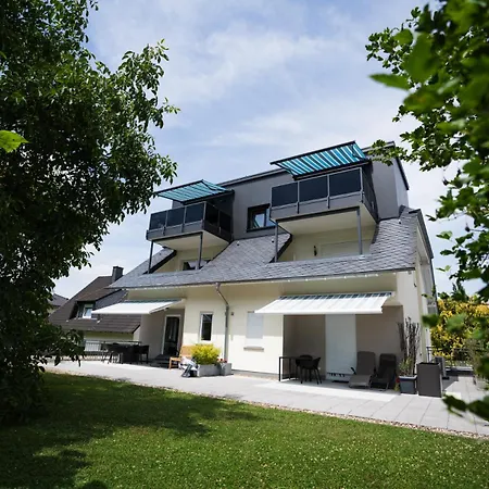 Feriendomizil&Weingut Roussel mit Restaurant La Bonne Adresse-2