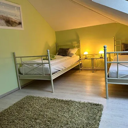 Ferienhaus Fichtenwalde, 160m², 3 SZ, 2 Bäder, bis 6 Personen, Garten, VDSL-2