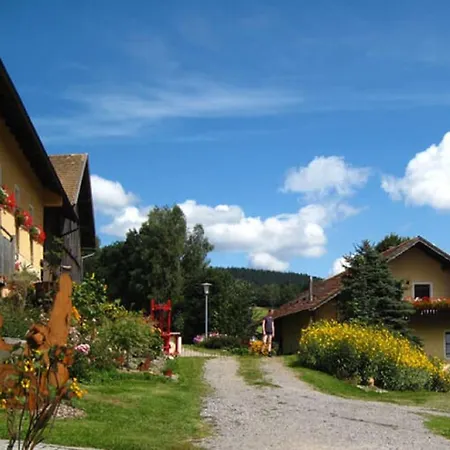 Huisnhof-3