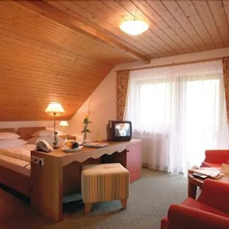 Landidyll Hotel zum Kreuz-2