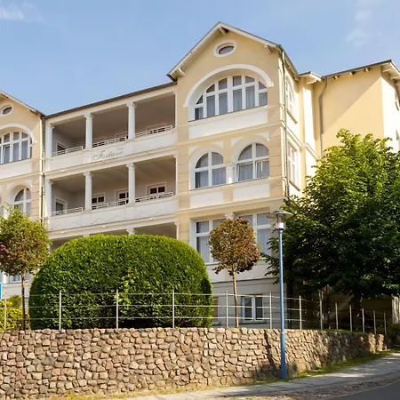 Vju Hotel Rügen-3