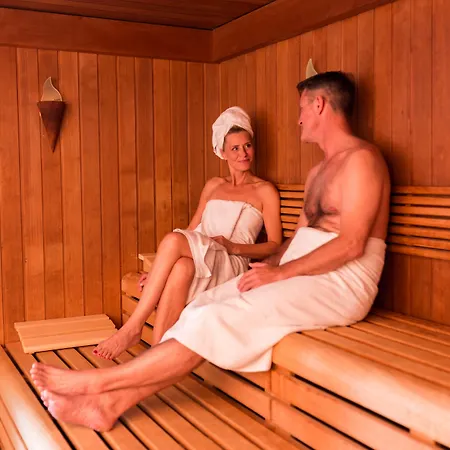 Hotel Kleine Strandburg - Adults Only-2