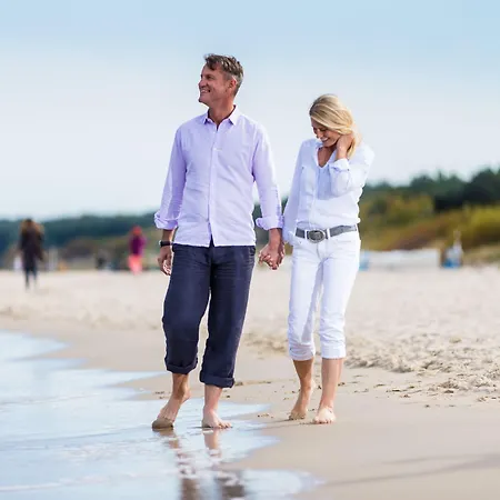 Hotel Kleine Strandburg - Adults Only-3