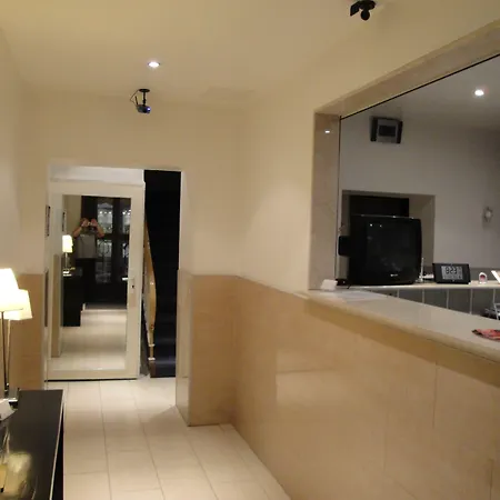 Hotel Am Wehrhahn-3