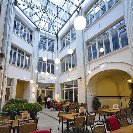 Five Elements Hostel & Capsules Leipzig-3