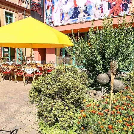 Backstage Hotel-2