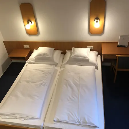 Landhotel Gasthof Zur Krone-3